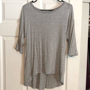 Gray mid-sleeve shirt